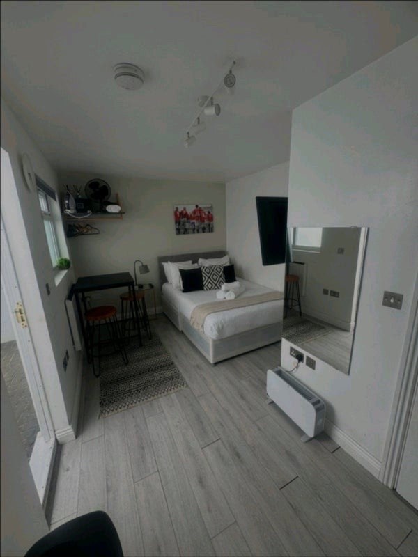 ✨🏡 2  Studio Flats  to Let in Neasden  Main Photo