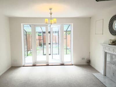 Cozy house in Beckton looking for a roommate Main Photo
