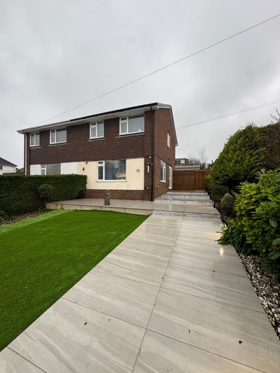 Double bedroom to rent on Warren Road. Main Photo