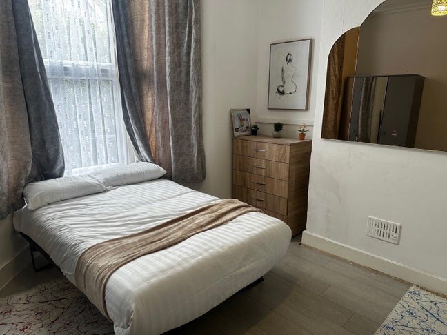 Double room in nice house Main Photo