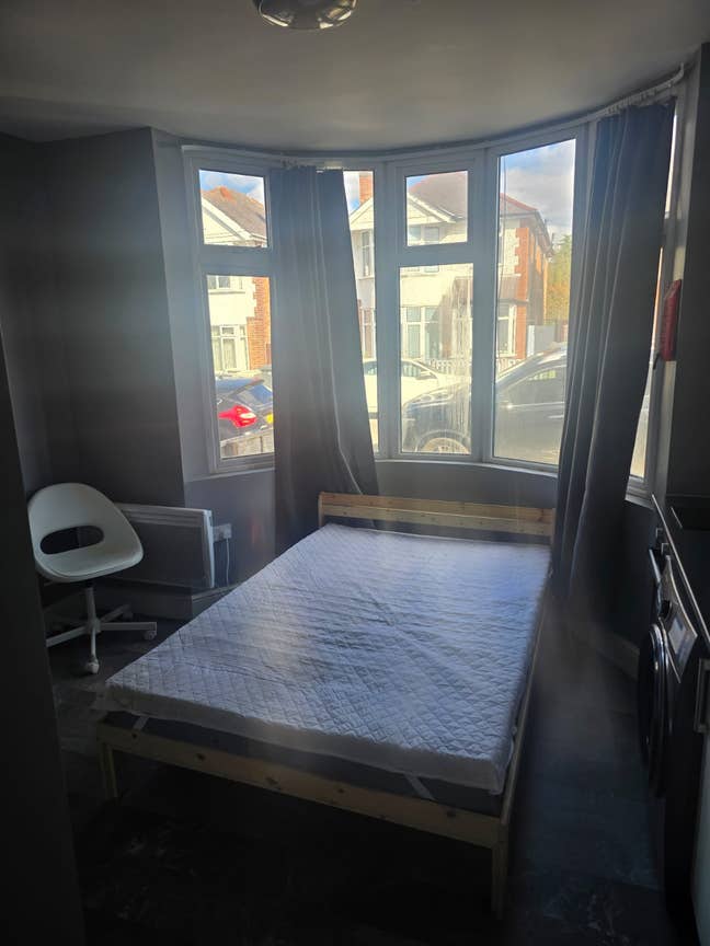Studio Flat in London , Harrow HA3 5EU Main Photo