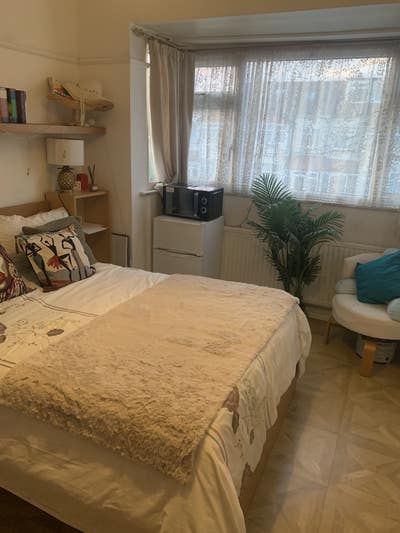 Large double bedroom  Main Photo