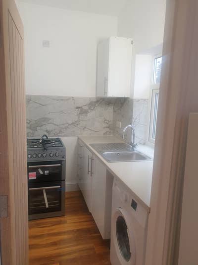 Studio Flat Available  Main Photo