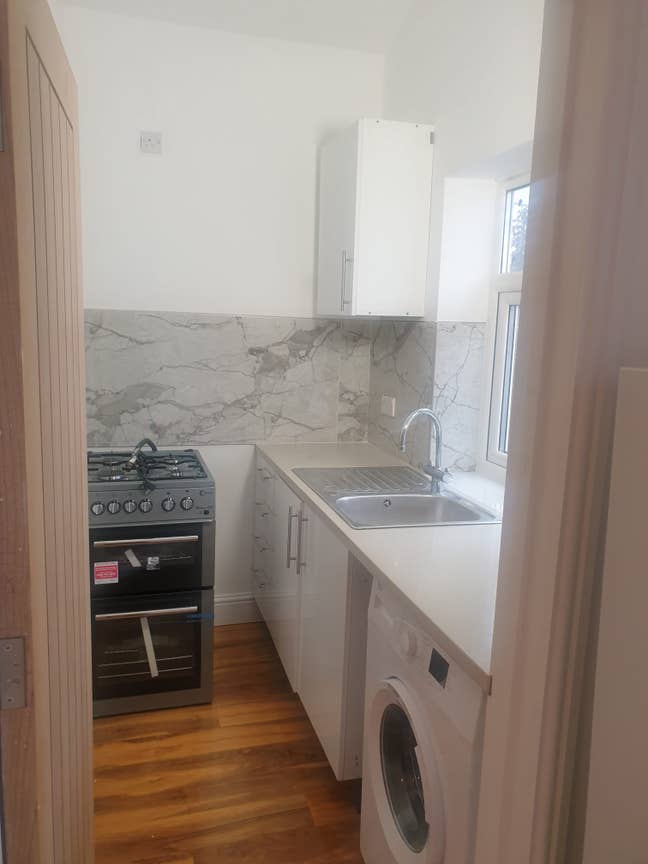 Studio Flat Available  Main Photo