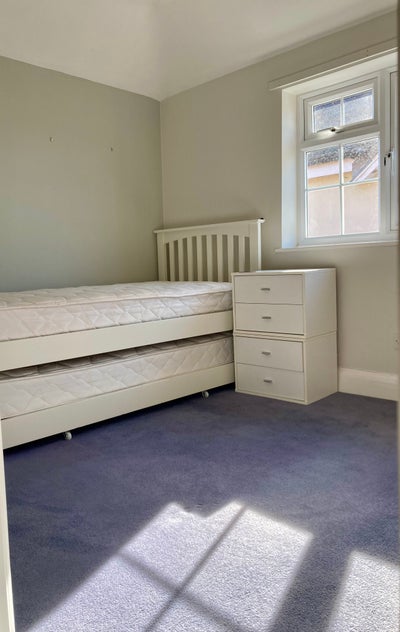 Clean room available  Main Photo