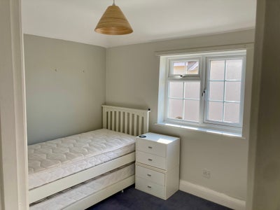 Clean room available  Main Photo