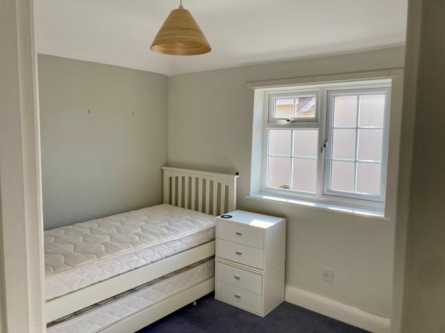 Clean room available  Main Photo