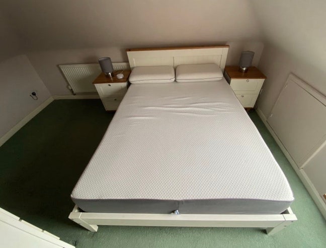 Attic Room with En-Suite Main Photo