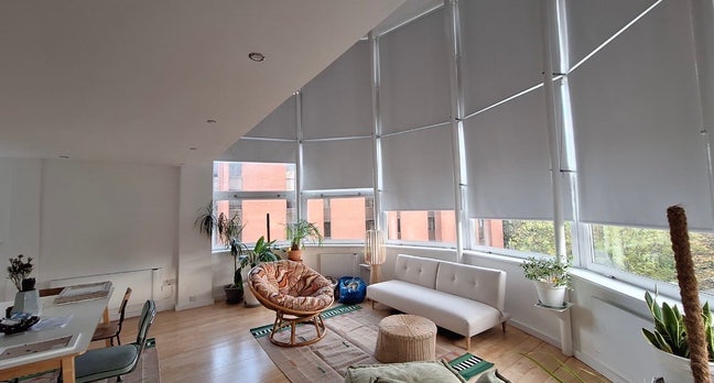 Light filled modern flat with 2 en suite rooms M15 Main Photo
