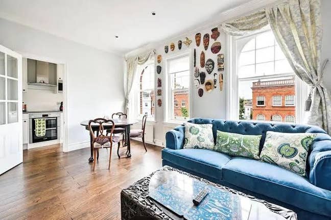 Chic Chelsea flat by the River Main Photo