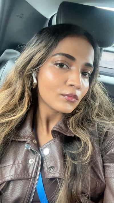 Professional Female seeks a flatmate  Main Photo