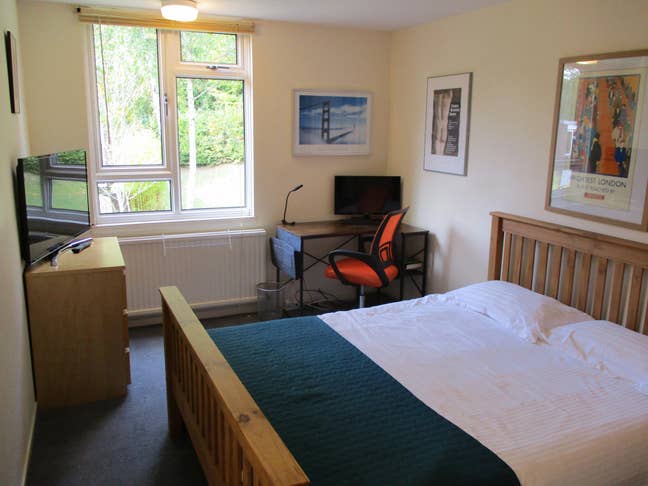Double Room available Main Photo
