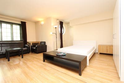 New large rooms in Canary Wharf E14  Main Photo