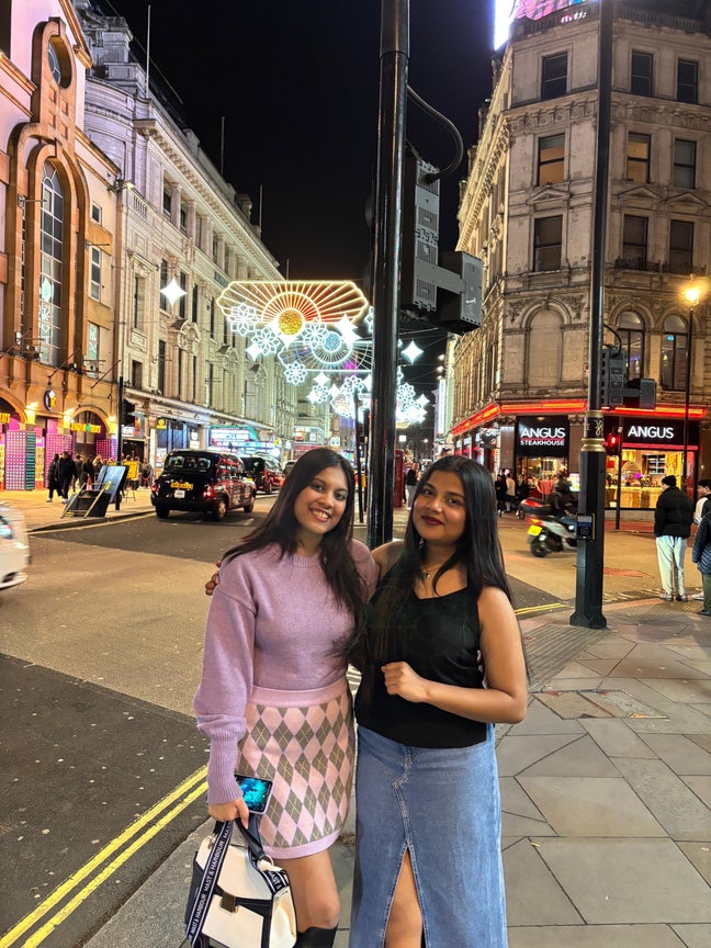 Two female professional looking for a 3 bed flat  Main Photo