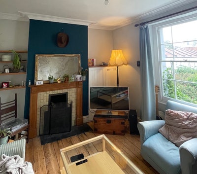 Room in Friendly House Main Photo