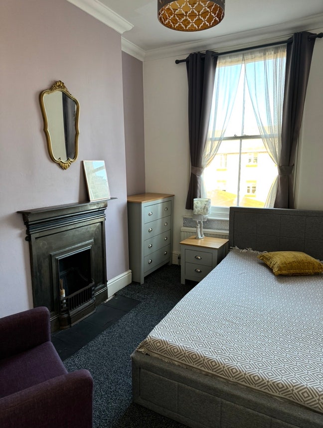 Lovely Double Room For Rent Main Photo