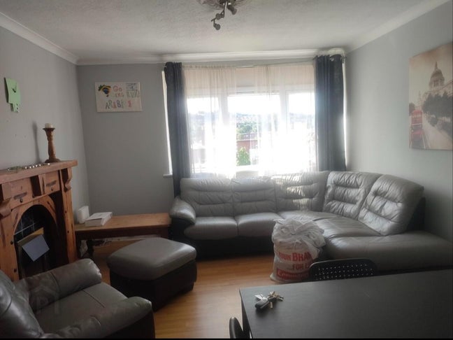 Room to rent Mount Merrion Avenue Main Photo