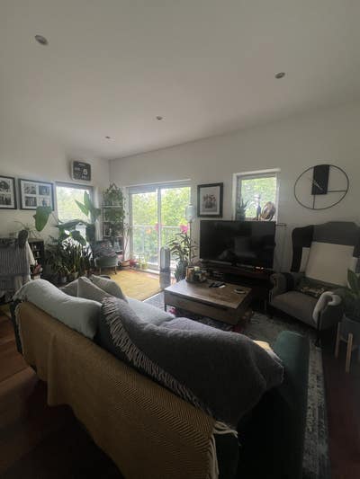 Room available with own bathroom Main Photo