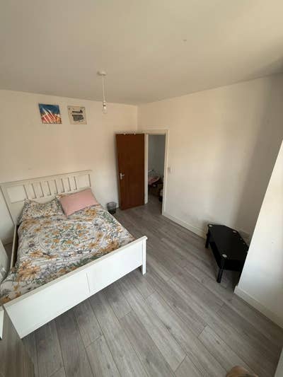 Stunning Well Lit Double Bedroom In Wood Green Main Photo