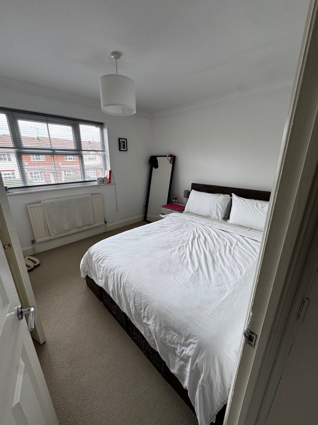 Double Room Available | 2 Bed House | Woodley Main Photo