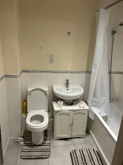 Hole apartment for sale but in rooms Main Photo
