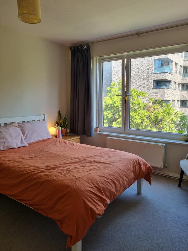 Double Room in Putney Main Photo