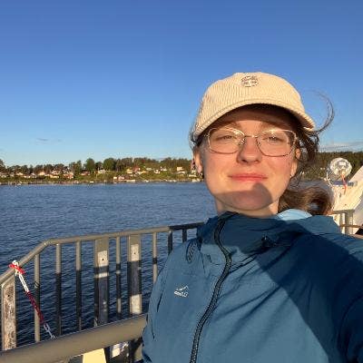 Need a Buddy for August near South Kensington! Main Photo