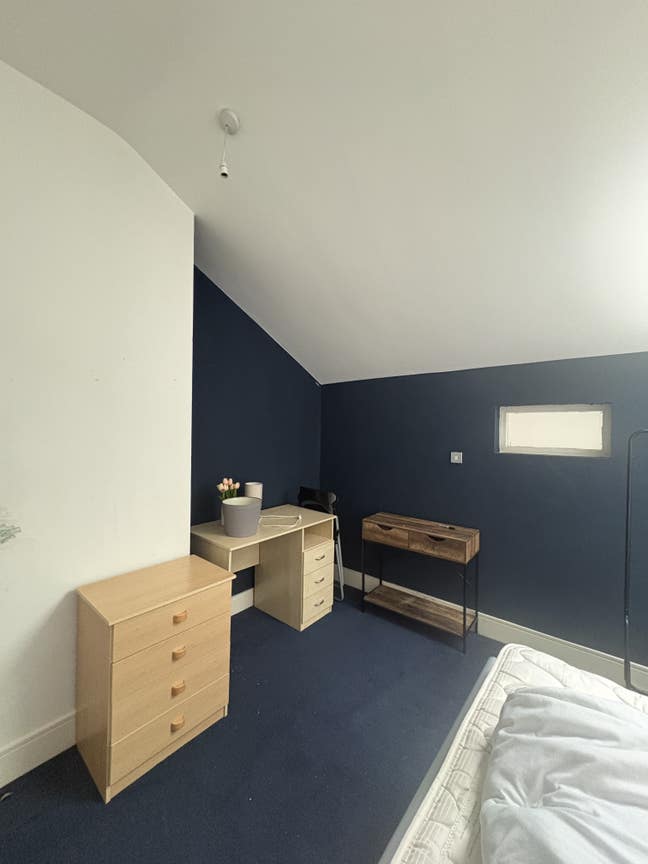 Double Room to Rent in City Centre Main Photo