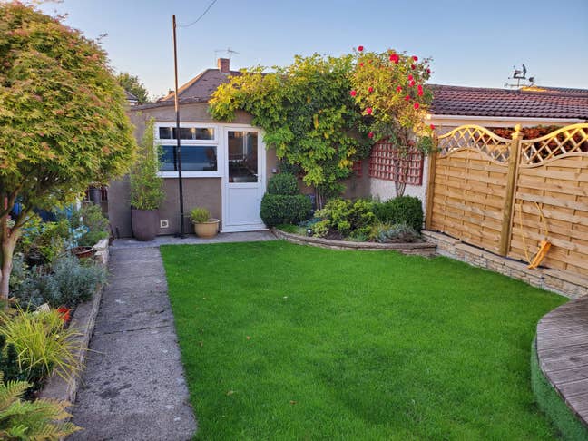 Double room in 3 bedroom house in Ashton Vale  Main Photo