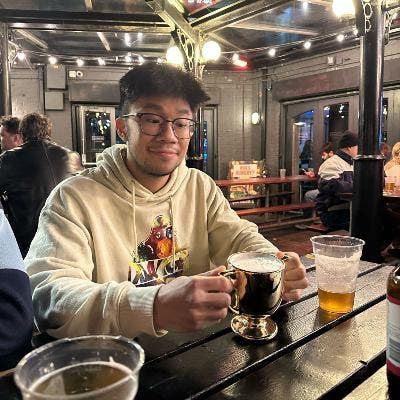 Looking for a houseshare/ buddy up Main Photo