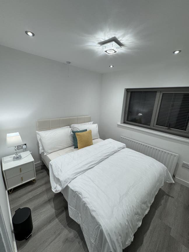 A room to rent in a house  Main Photo