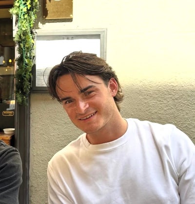 24 y/o professional moving to Clapham this summer Main Photo