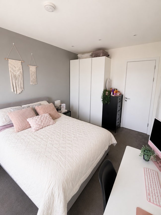 Spacious Double Room in East Village, Stratford  Main Photo