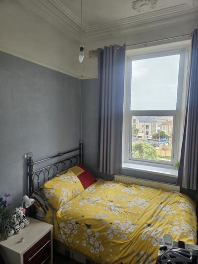 Small double room and shared flat Main Photo
