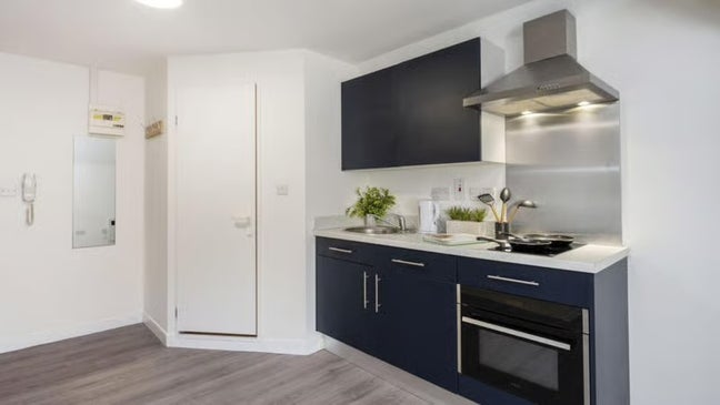Fantastic Student Room – Priced Below Market Rate  Main Photo