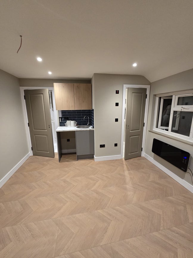 Newly Refurbished Studio Apartment Main Photo