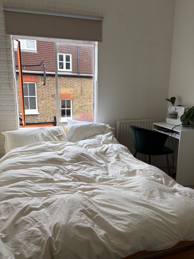 Lovely double room in W12 Main Photo