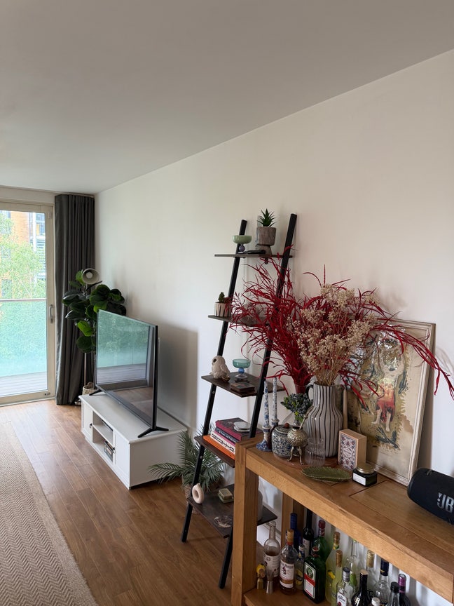 En-Suite Room with Balcony near Dalston Junction Main Photo