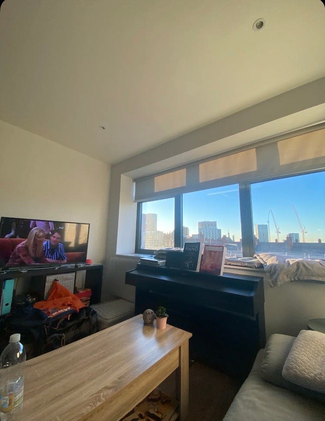 Looking for flatmate in Ancoats area Main Photo