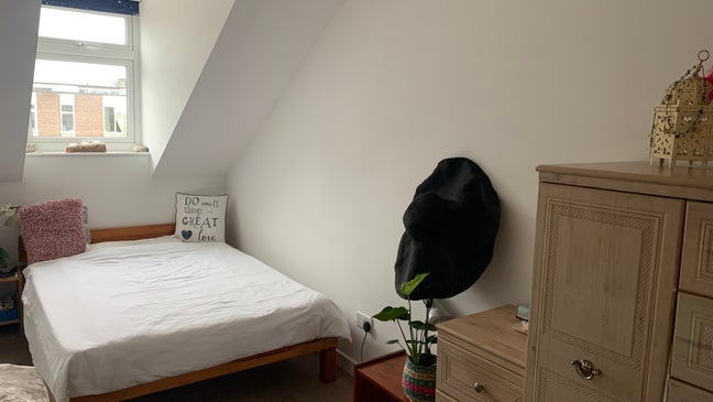Double room in a beautiful home close to town Main Photo