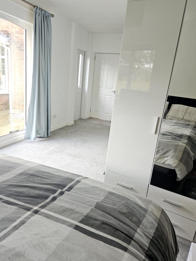 2 room suite - living room and bedroom ensuite Main Photo