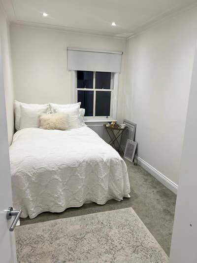 Double room in bright, spacious, duplex apartment Main Photo