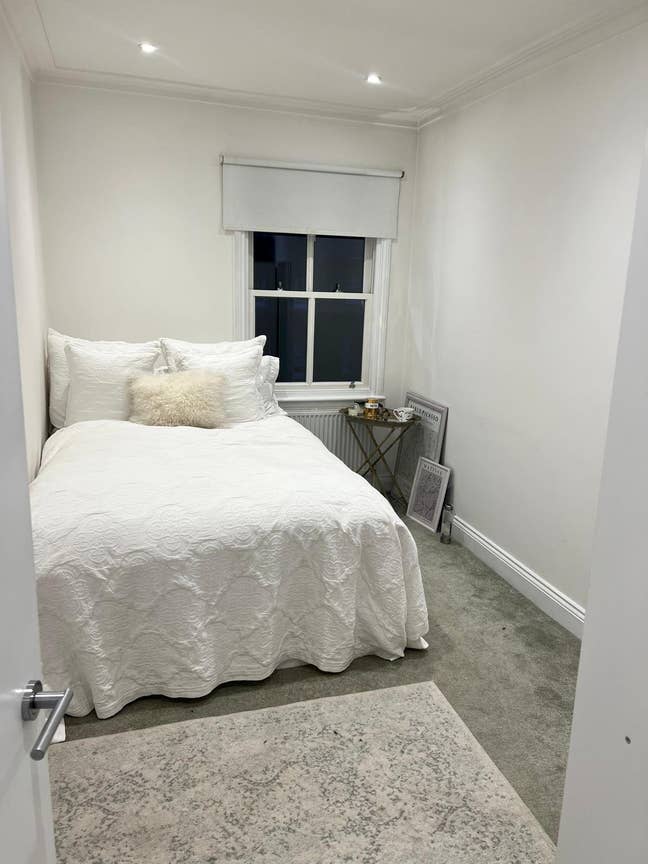 Double room in bright, spacious, duplex apartment Main Photo