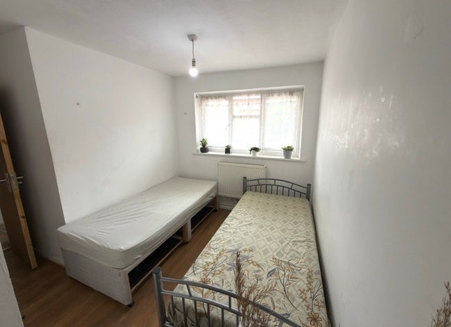 Sharing room  Main Photo