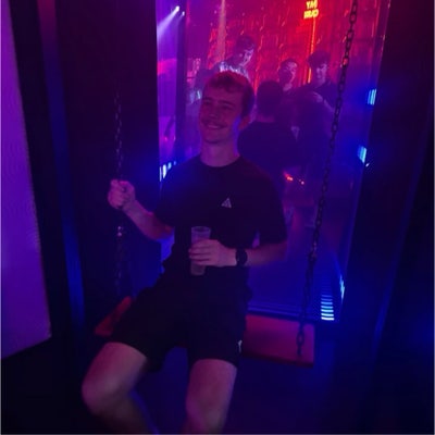 Looking for other professionals to house share Main Photo