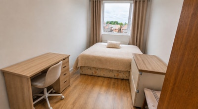 Large Dbl Room In Central Dorking All Bills Incl Main Photo