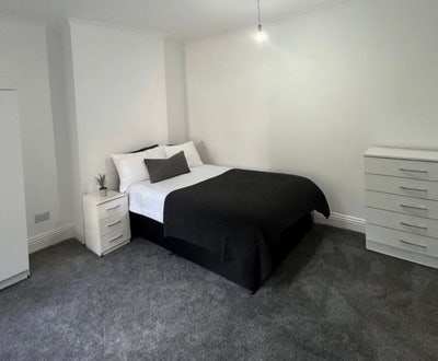 UC, PlP, LCWR? Shared house for benefits  Main Photo