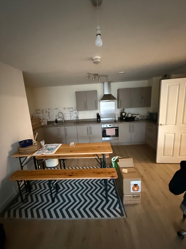 Wandsworth Town / Putney - Looking for a Roomie! Main Photo