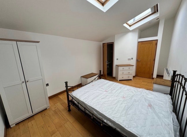 Free Rooms London | Pip, Esa, Uc, Lcwr Only  Main Photo