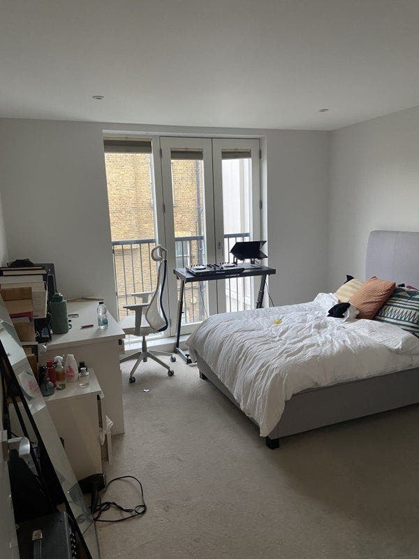 Double bedroom available  Main Photo